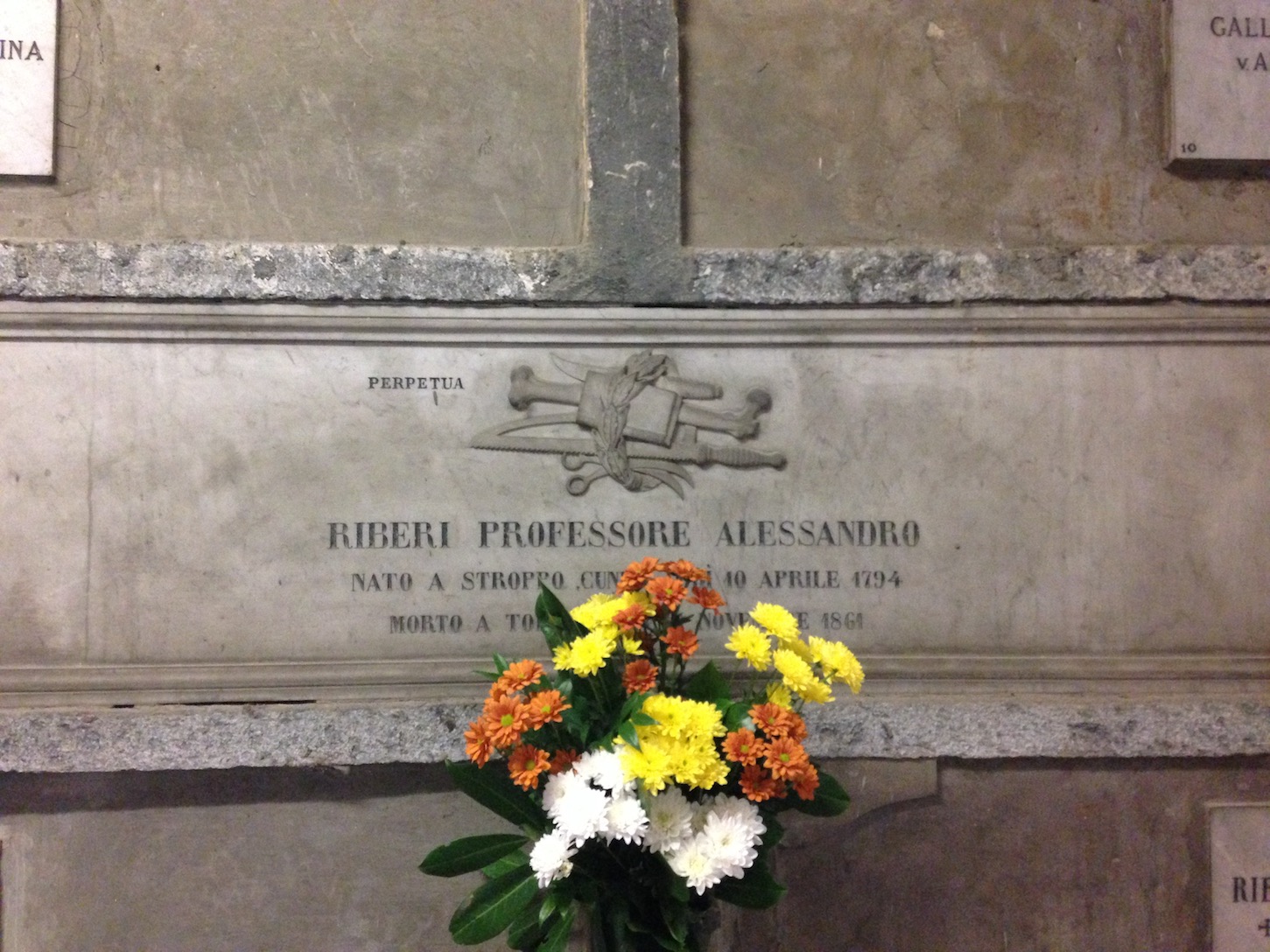 Alessandro Riberi's tomb-03.jpg